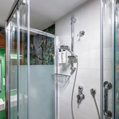 Romac Leone Apartment *