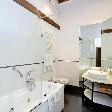 Romac Leone Apartment *